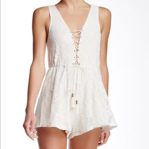 Sleeveless Lace-Up Lace Romper